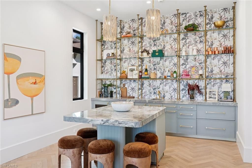 1990 7th St S, Naples, FL 34102 Photo