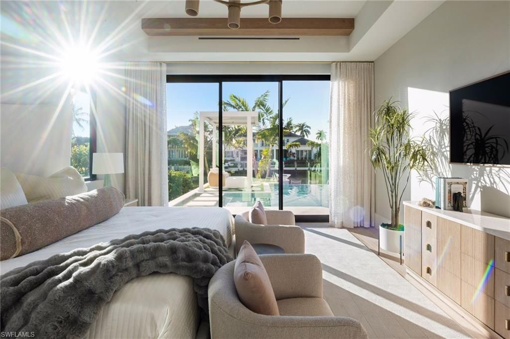 1990 7th St S, Naples, FL 34102 Photo