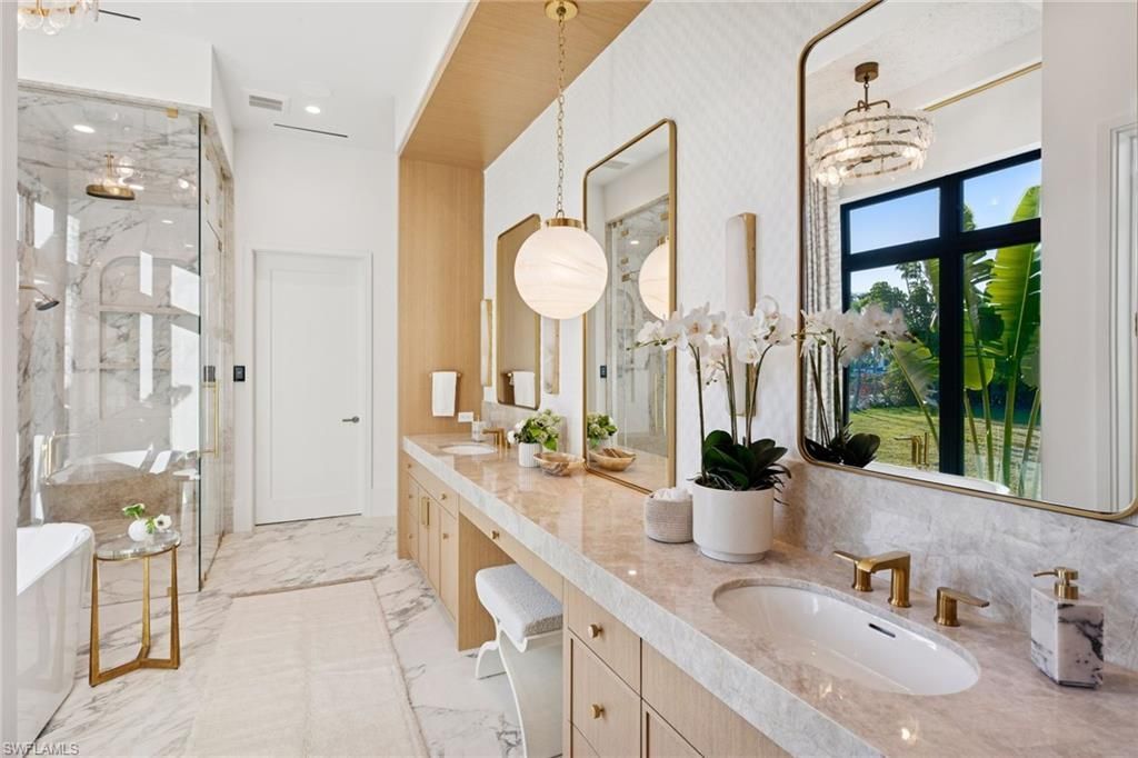 1990 7th St S, Naples, FL 34102 Photo