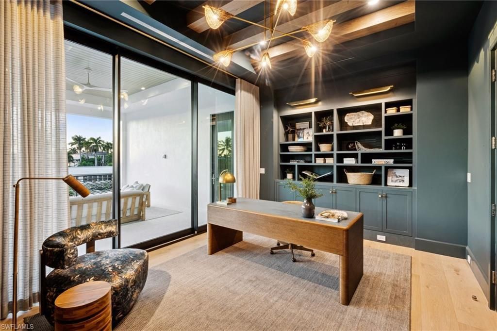 1990 7th St S, Naples, FL 34102 Photo