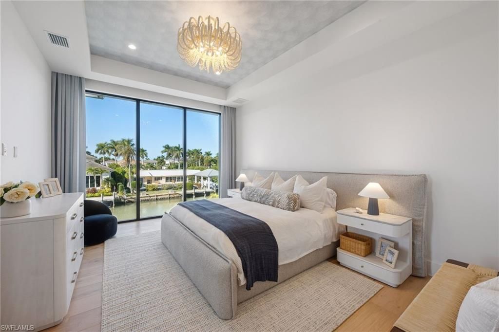 1990 7th St S, Naples, FL 34102 Photo