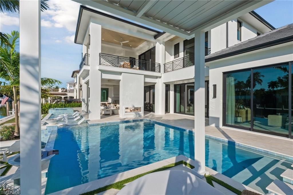 1990 7th St S, Naples, FL 34102 Photo