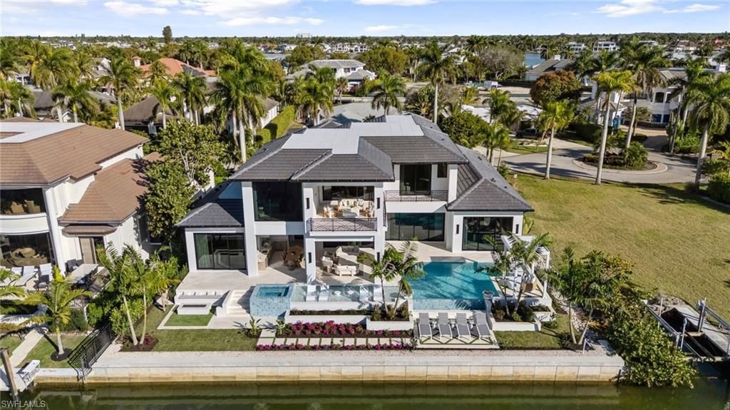 1990 7th St S, Naples, FL 34102 Photo