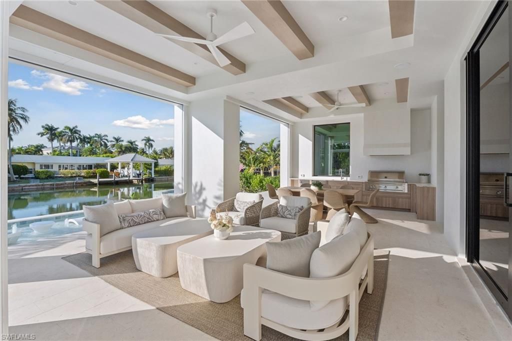 1990 7th St S, Naples, FL 34102 Photo