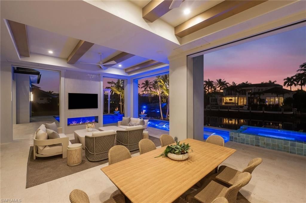 1990 7th St S, Naples, FL 34102 Photo