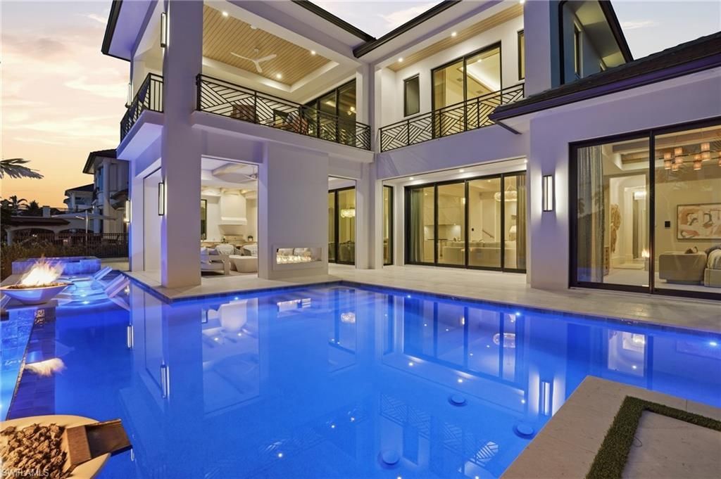 1990 7th St S, Naples, FL 34102 Photo