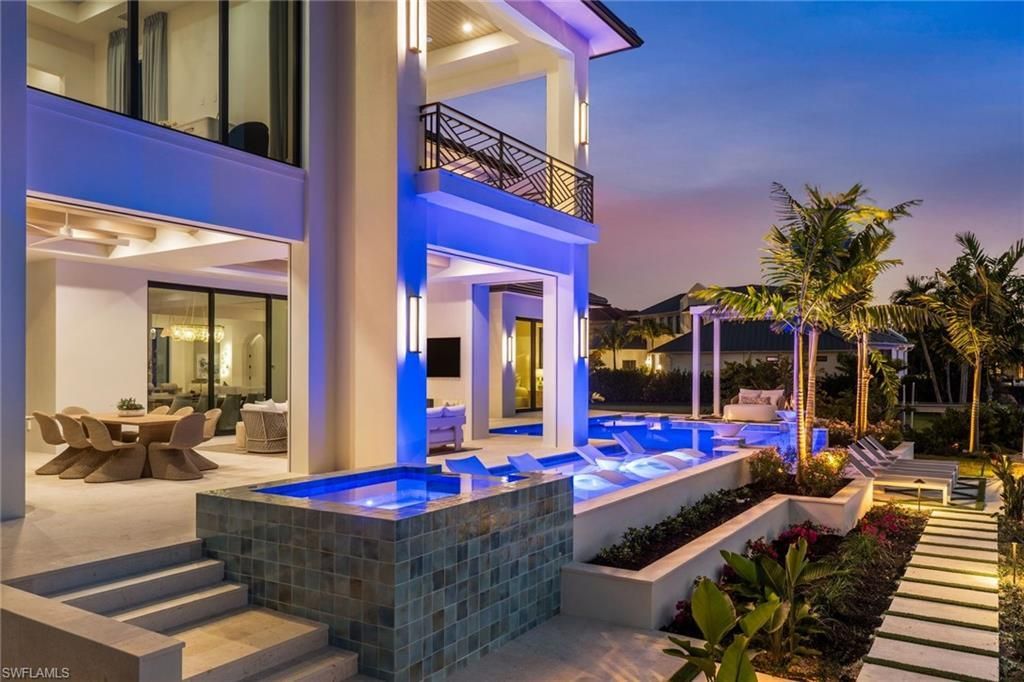 1990 7th St S, Naples, FL 34102 Photo