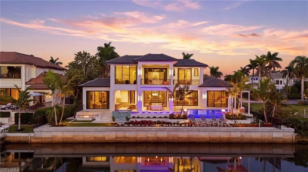 1990 7th St S, Naples, FL 34102 Photo