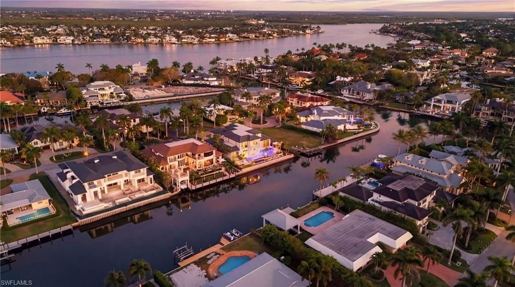 1990 7th St S, Naples, FL 34102 Photo