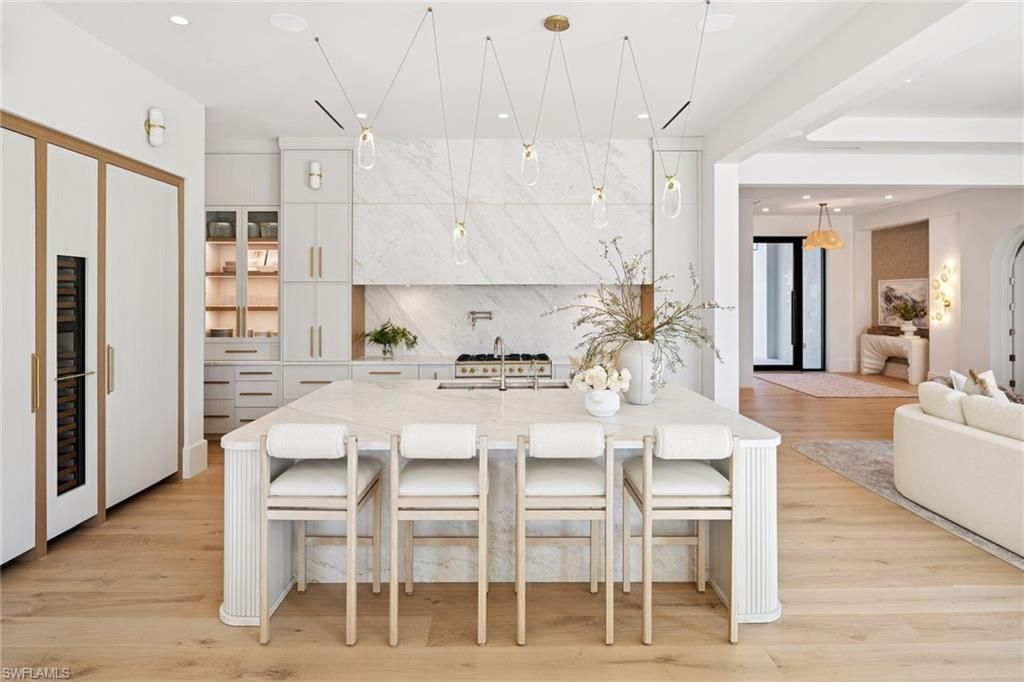 1990 7th St S, Naples, FL 34102 Photo