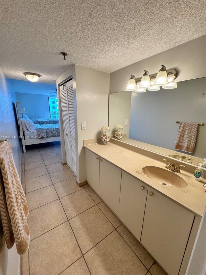 2625 Collins Ave, Unit 1801, Miami Beach, FL 33140 Photo