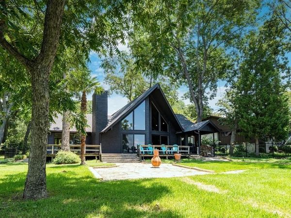 162 Lake Drive, Enchanted Oaks, TX 75156