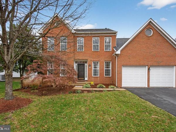 6403 GUARD MOUNT COURT, CENTREVILLE, VA 20121