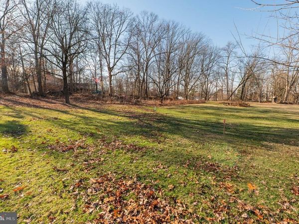 615 FAIRVIEW STREET, EMMAUS, PA 18049