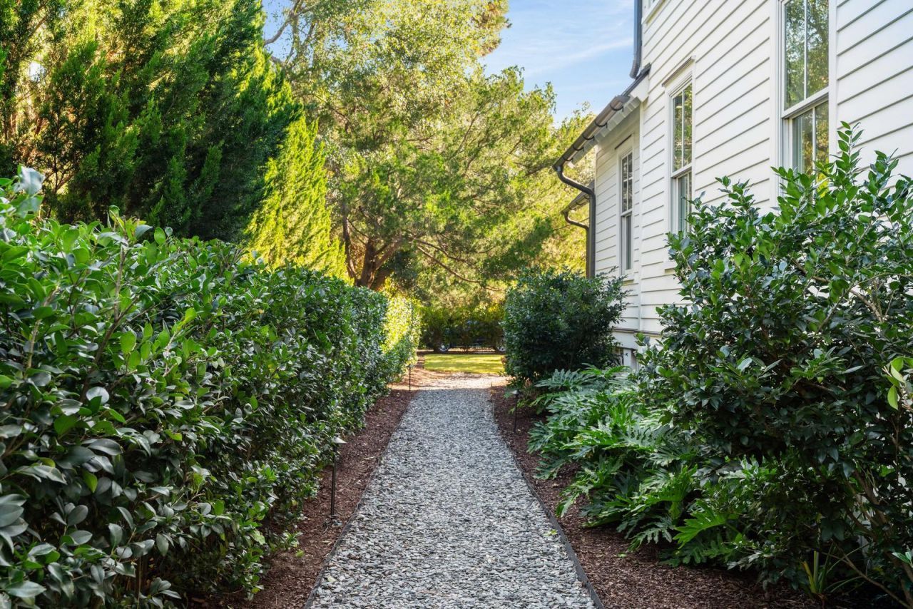 2808 Brooks Street Photo 100