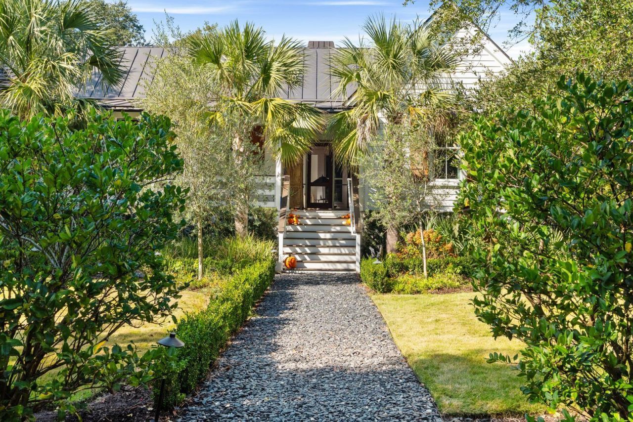 2808 Brooks Street Photo 3