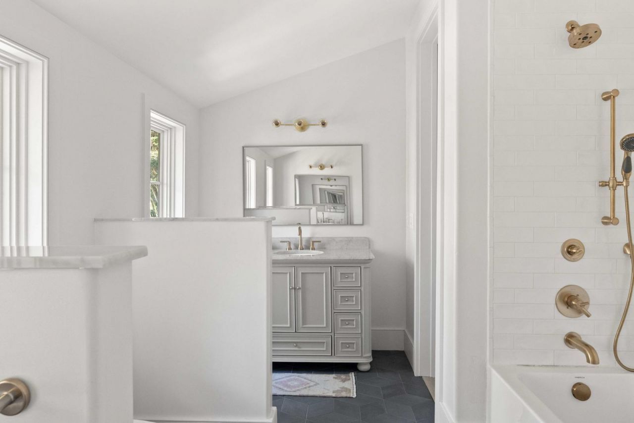 2808 Brooks Street Photo 60