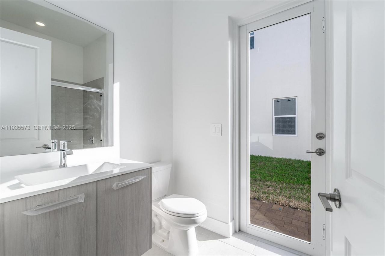 12259 SW 43rd St , Davie, FL 33330 Photo