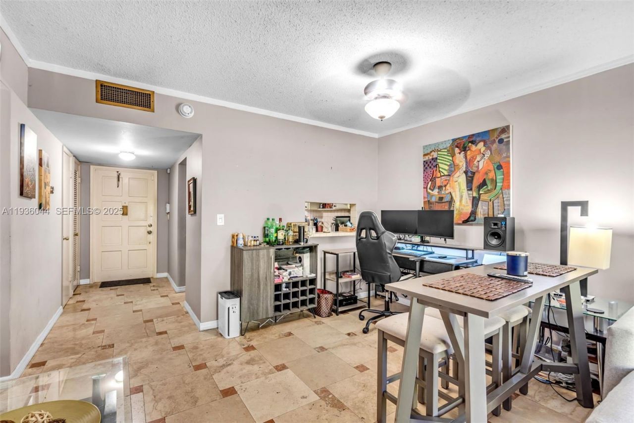 4900 Washington St , Unit 202, Hollywood, FL 33021 Photo