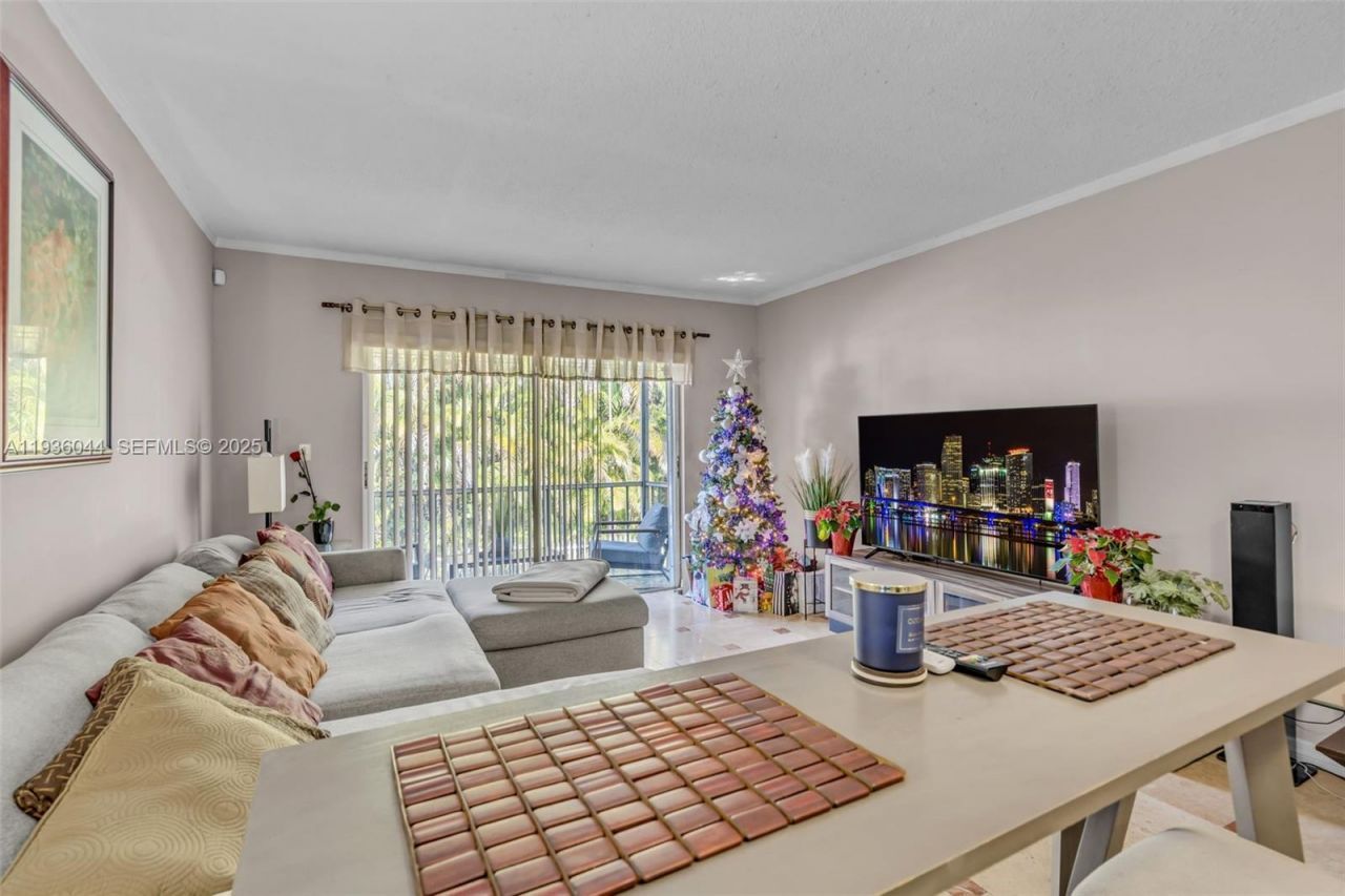 4900 Washington St , Unit 202, Hollywood, FL 33021 Photo