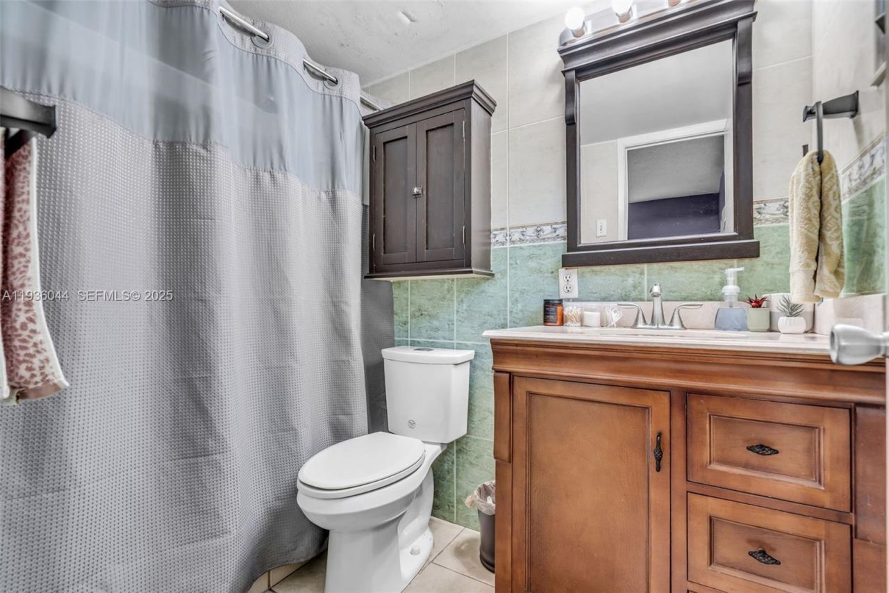 4900 Washington St , Unit 202, Hollywood, FL 33021 Photo