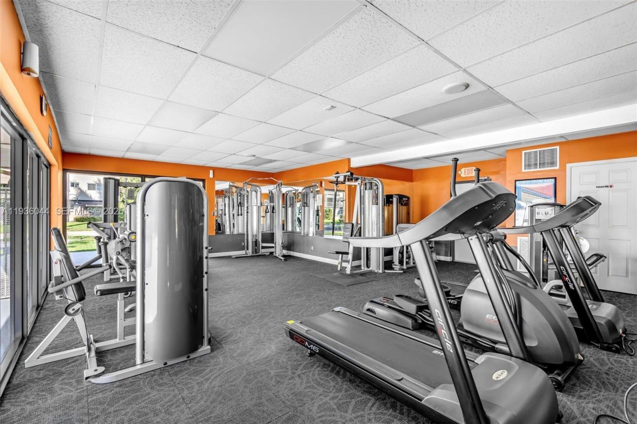 4900 Washington St , Unit 202, Hollywood, FL 33021 Photo