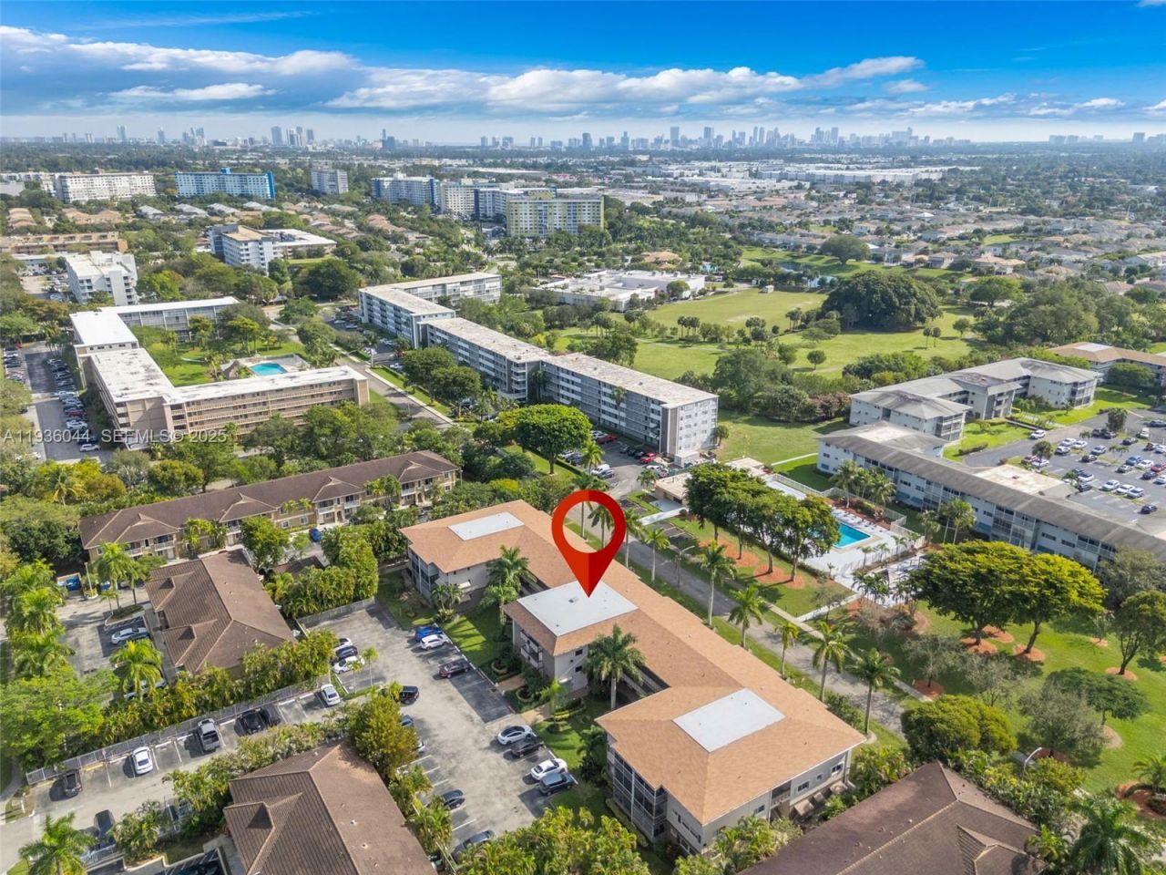 4900 Washington St , Unit 202, Hollywood, FL 33021 Photo