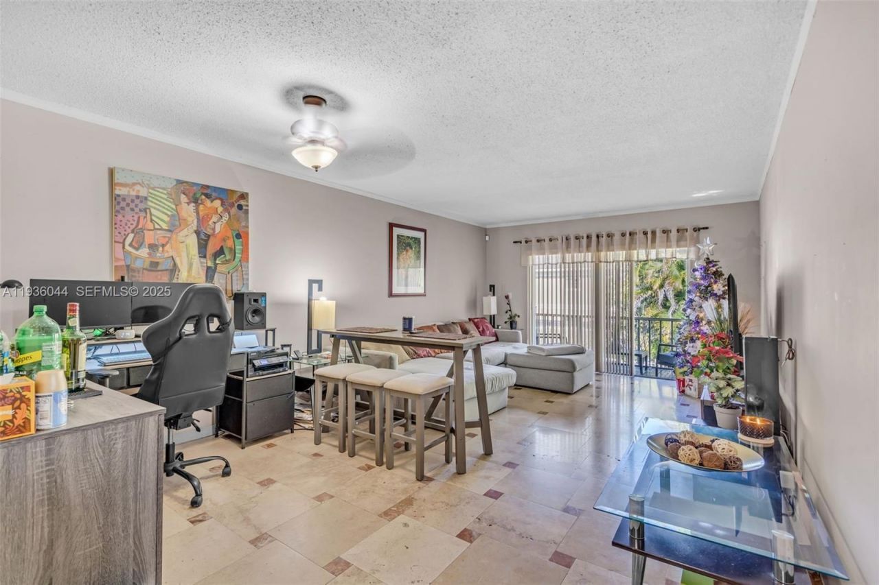 4900 Washington St , Unit 202, Hollywood, FL 33021 Photo