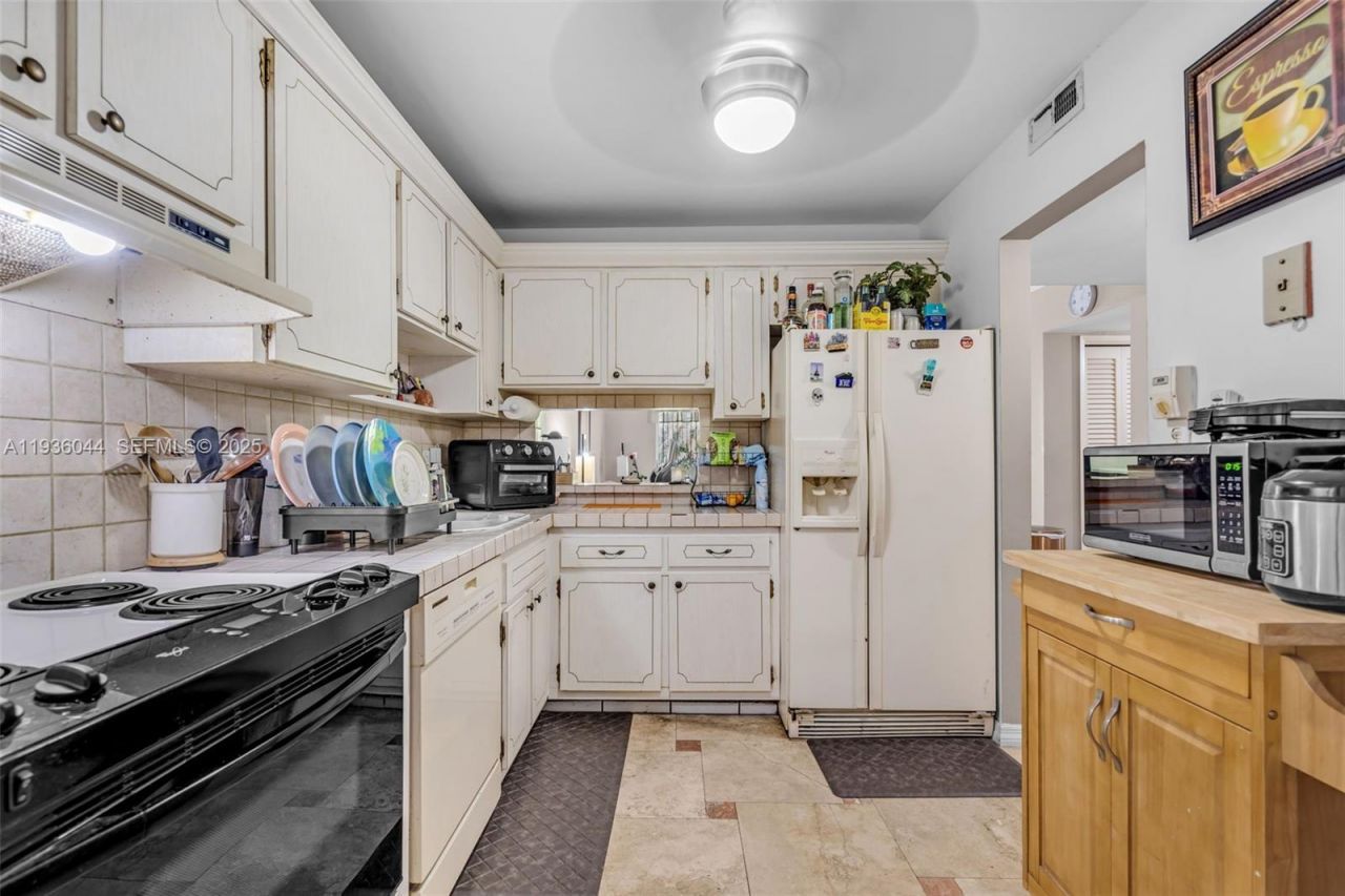 4900 Washington St , Unit 202, Hollywood, FL 33021 Photo