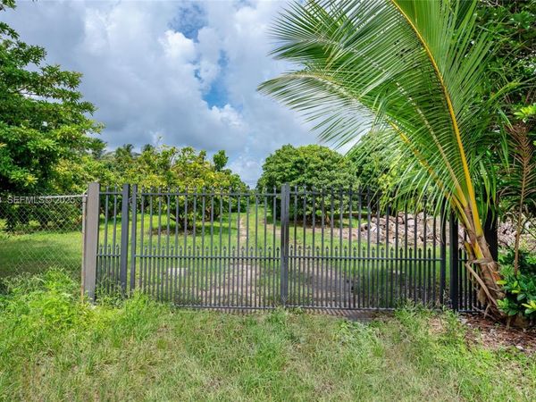 24350 SW 182nd Ave, Miami, FL 33031