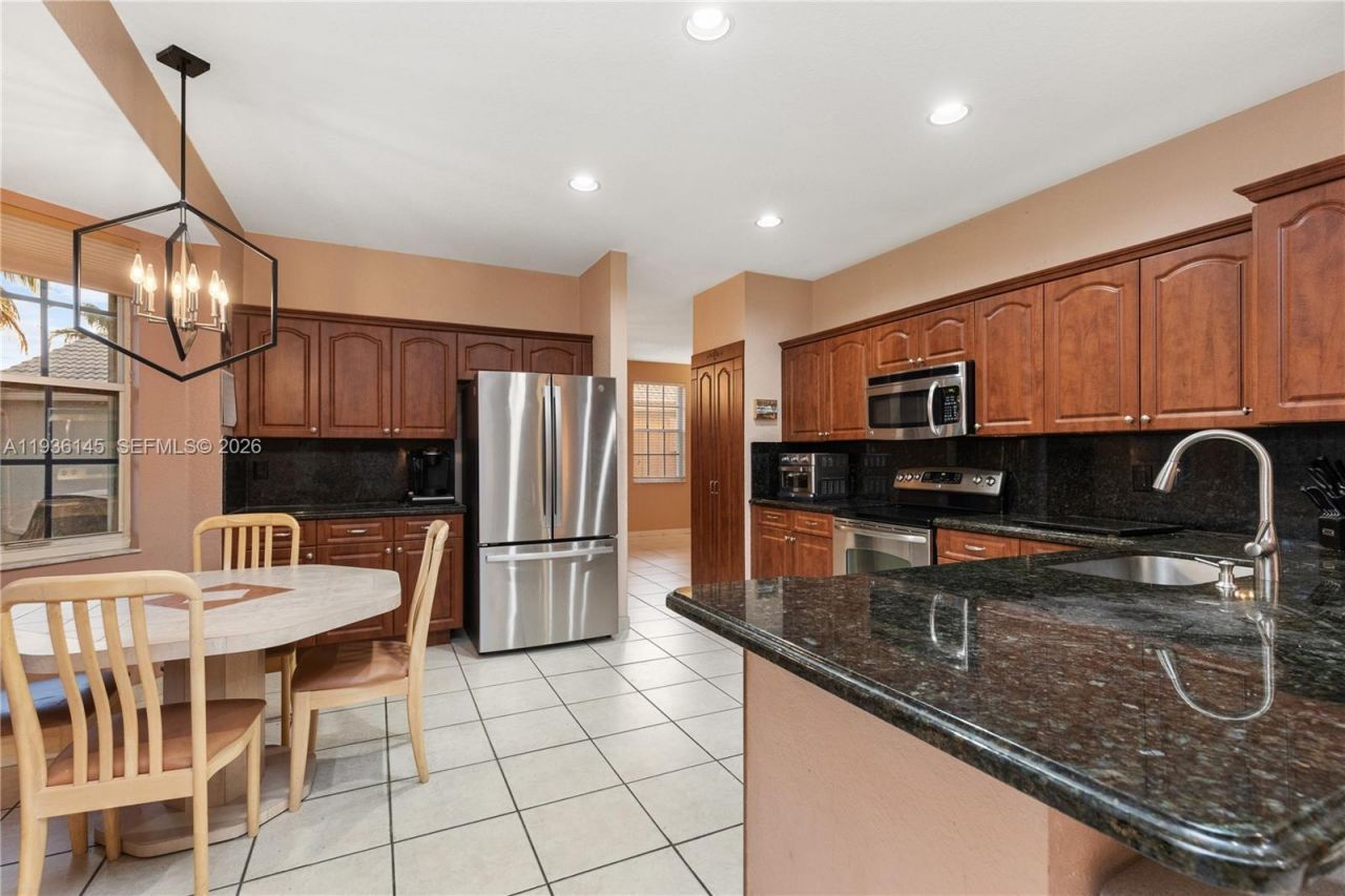 1140 Cedar Falls Dr, Weston, FL 33327 Photo