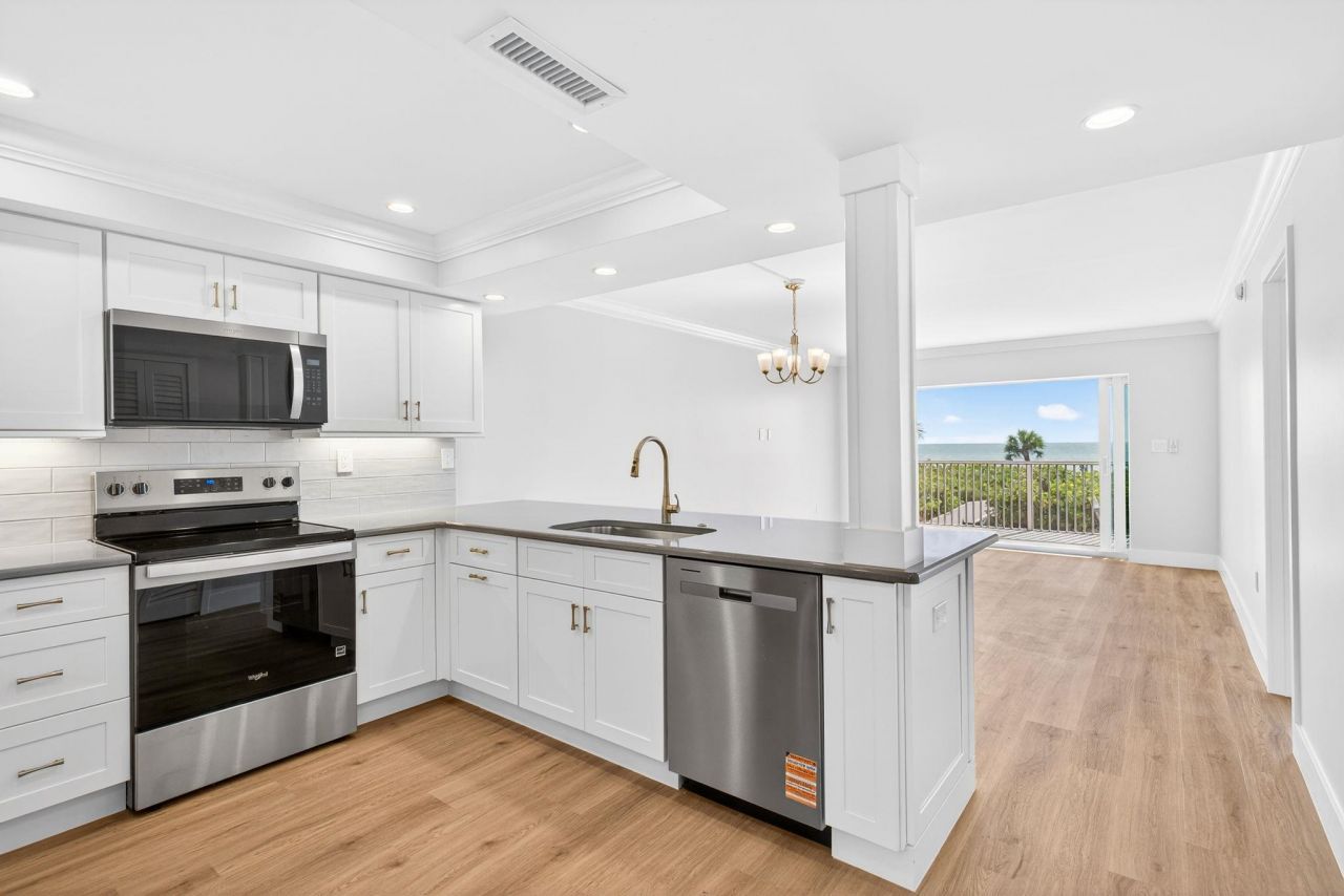 2311 W Gulf Dr, Unit 13, Sanibel, FL 33957 Photo