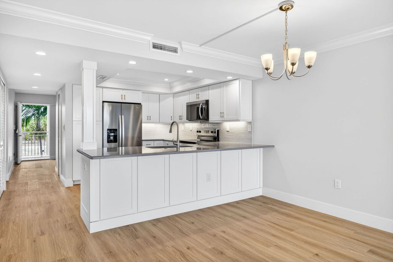 2311 W Gulf Dr, Unit 13, Sanibel, FL 33957 Photo