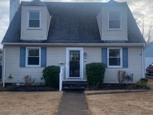 12 Bayview Avenue, Bayville, NY 11709