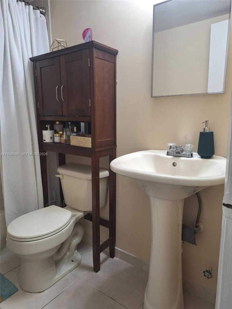 2701 Riverside Dr, Unit 202-B, Coral Springs, FL 33065 Photo