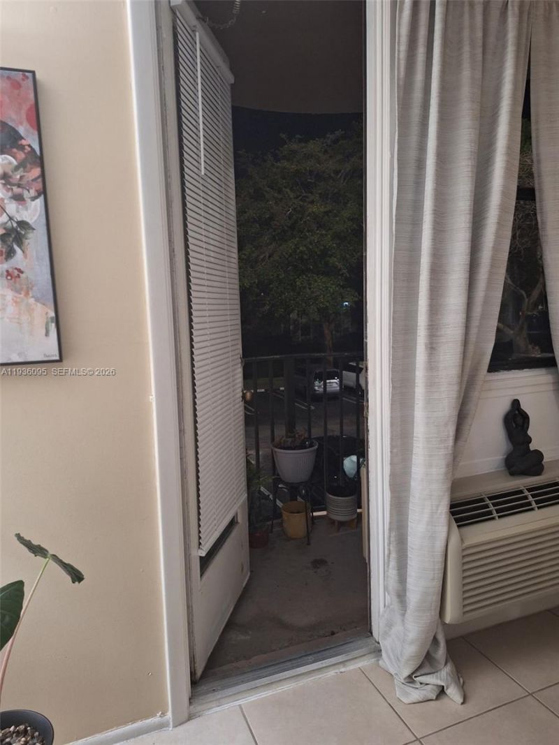 2701 Riverside Dr, Unit 202-B, Coral Springs, FL 33065 Photo