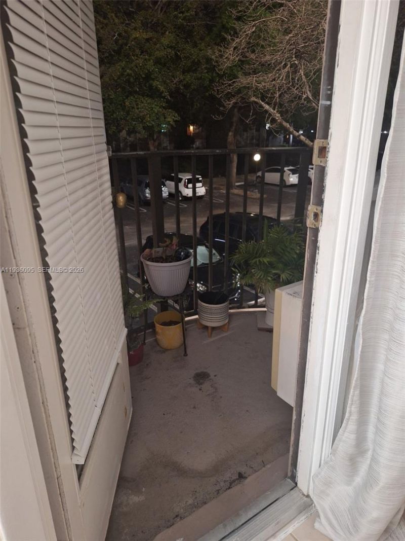 2701 Riverside Dr, Unit 202-B, Coral Springs, FL 33065 Photo