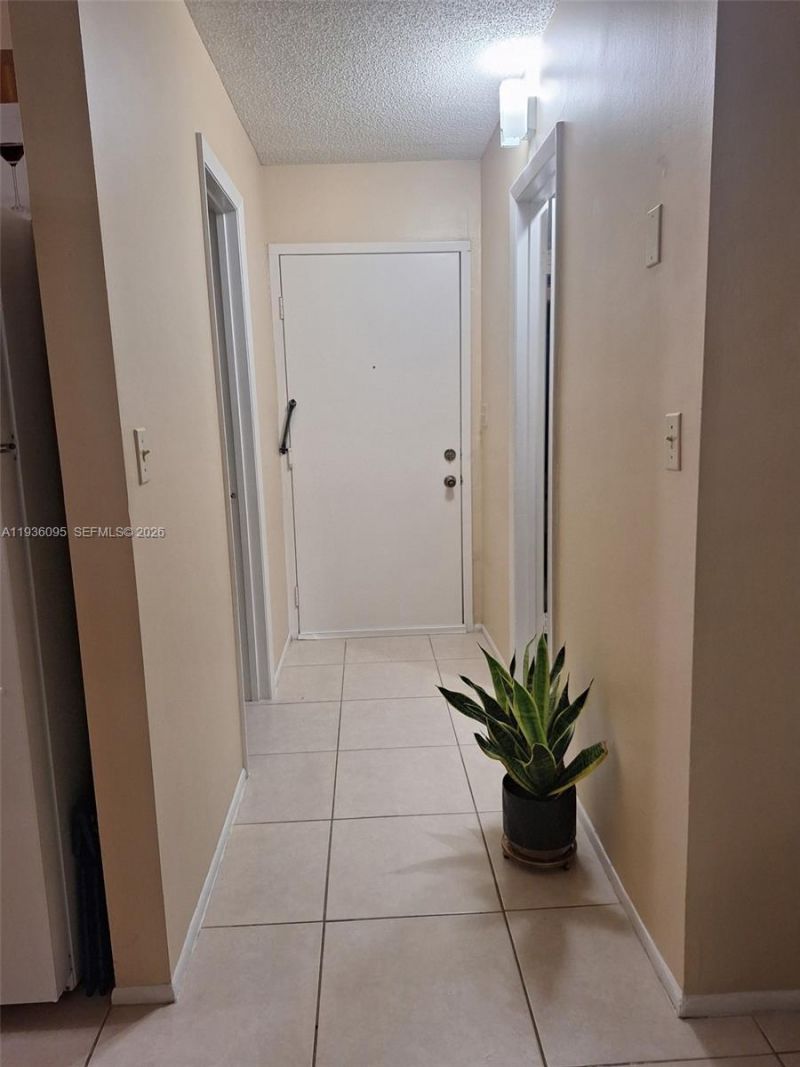 2701 Riverside Dr, Unit 202-B, Coral Springs, FL 33065 Photo