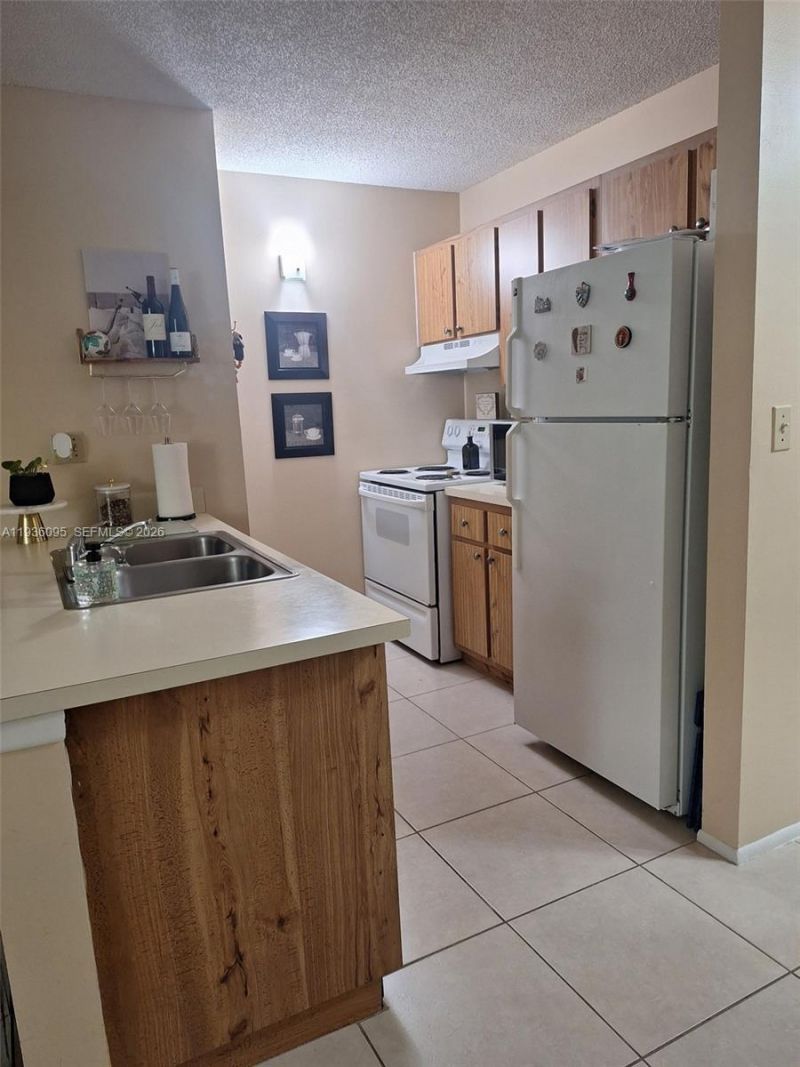 2701 Riverside Dr, Unit 202-B, Coral Springs, FL 33065 Photo