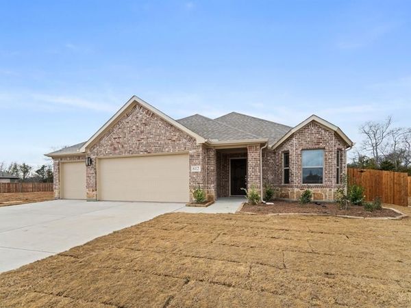 612 Kyle Drive, Tioga, TX 76271