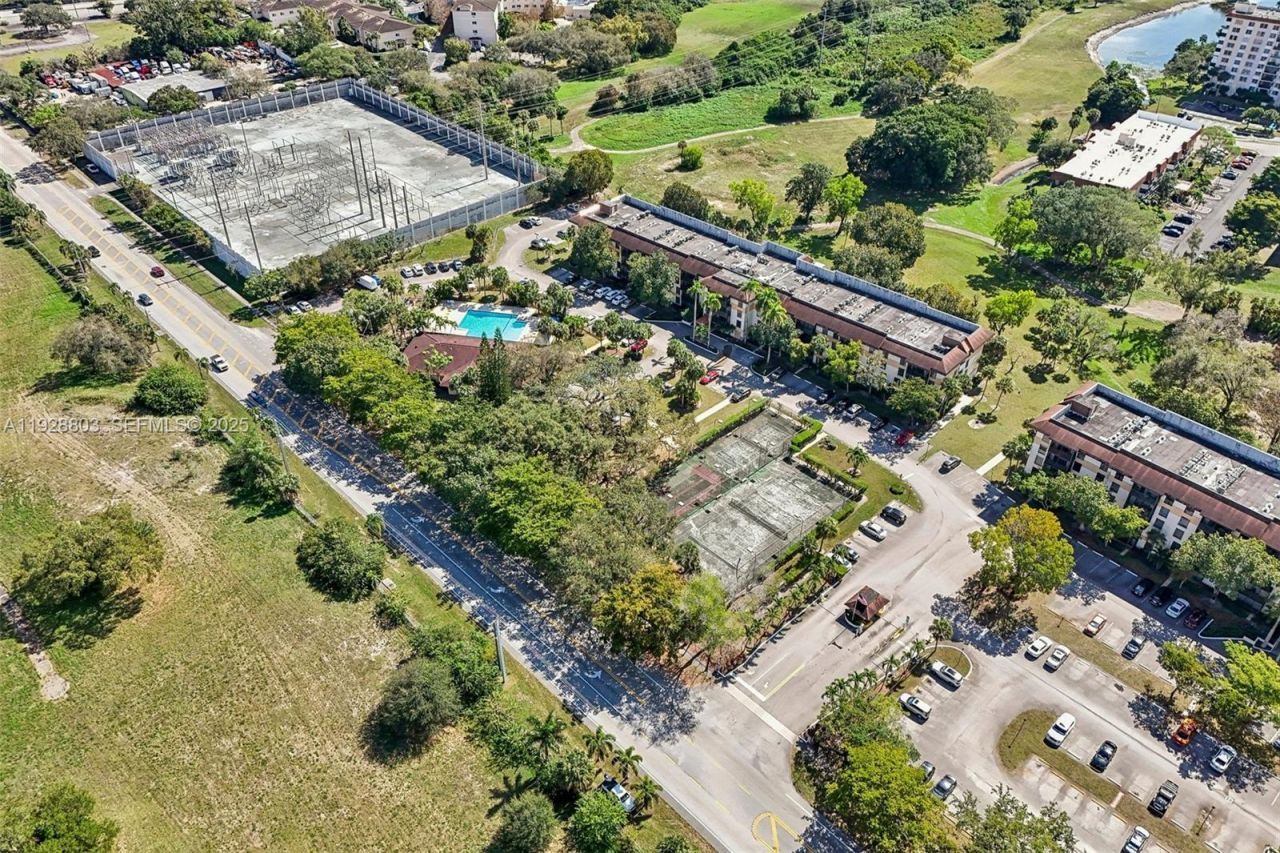 5570 NW 44th St, Unit 510A, Lauderhill, FL 33319 Photo