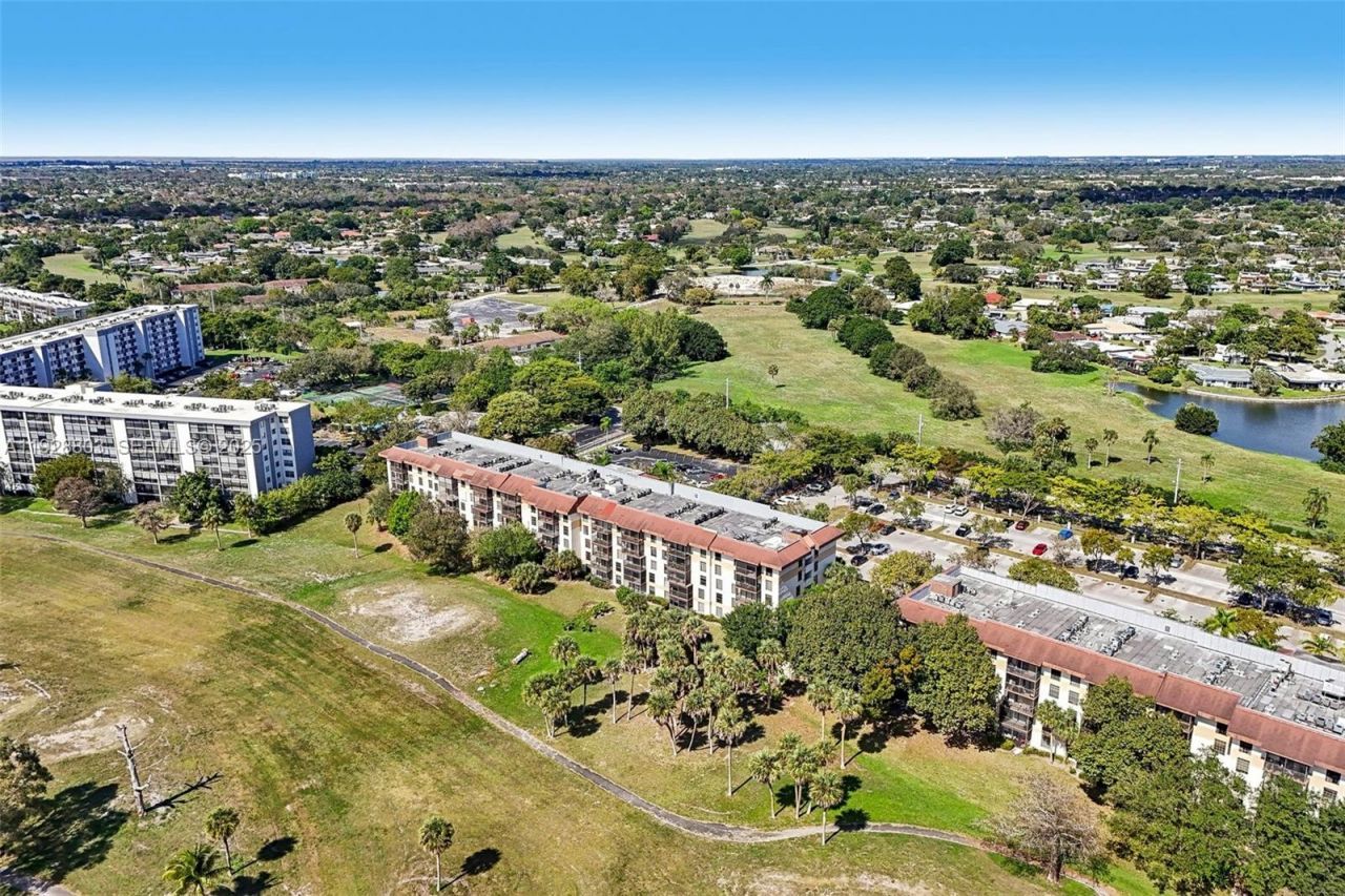 5570 NW 44th St, Unit 510A, Lauderhill, FL 33319 Photo