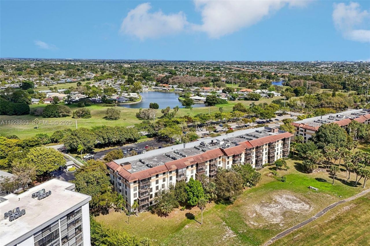 5570 NW 44th St, Unit 510A, Lauderhill, FL 33319 Photo