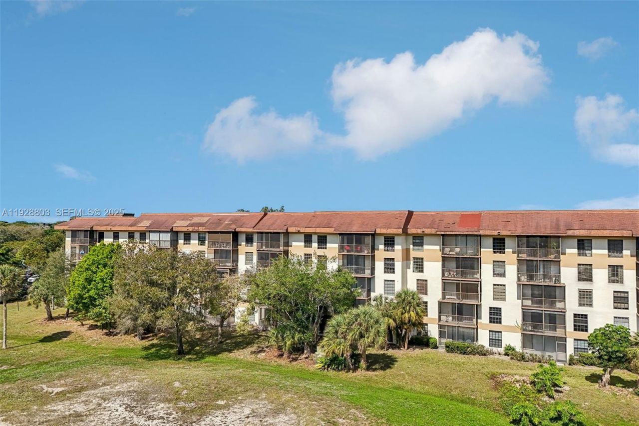 5570 NW 44th St, Unit 510A, Lauderhill, FL 33319 Photo