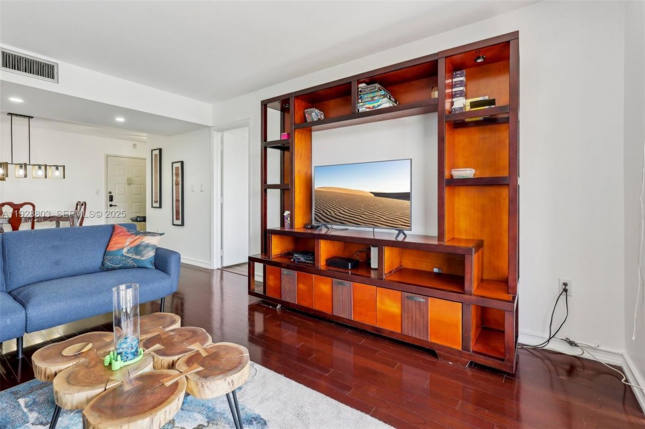 5570 NW 44th St, Unit 510A, Lauderhill, FL 33319 Photo