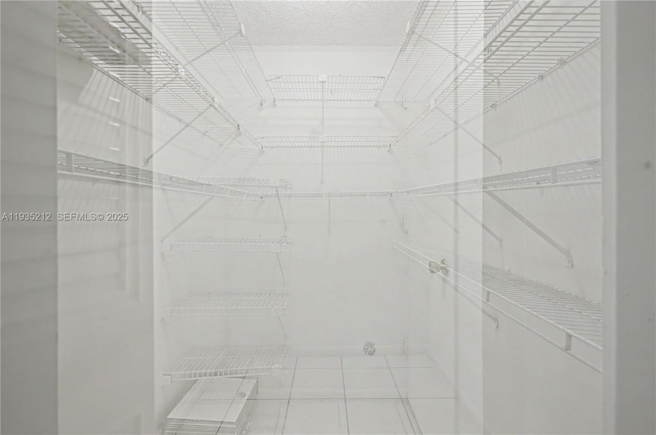 3501 Inverrary Dr, Unit 204, Lauderhill, FL 33319 Photo