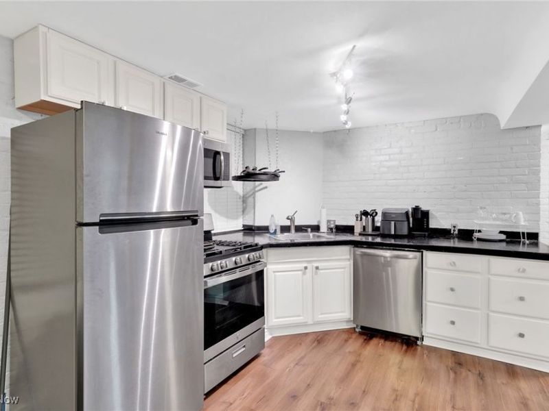 11433 Ashbury Avenue, Unit 1, Cleveland, OH 44106 Photo 6