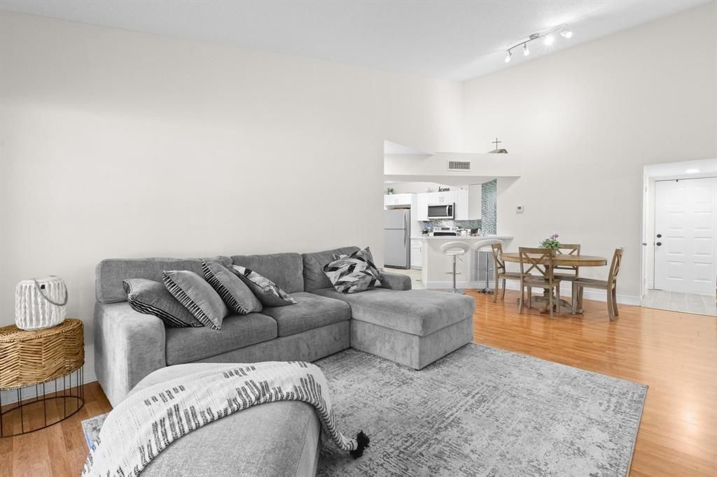 8851 S Wiles Road, Unit 305, Coral Springs, FL 33067 Photo