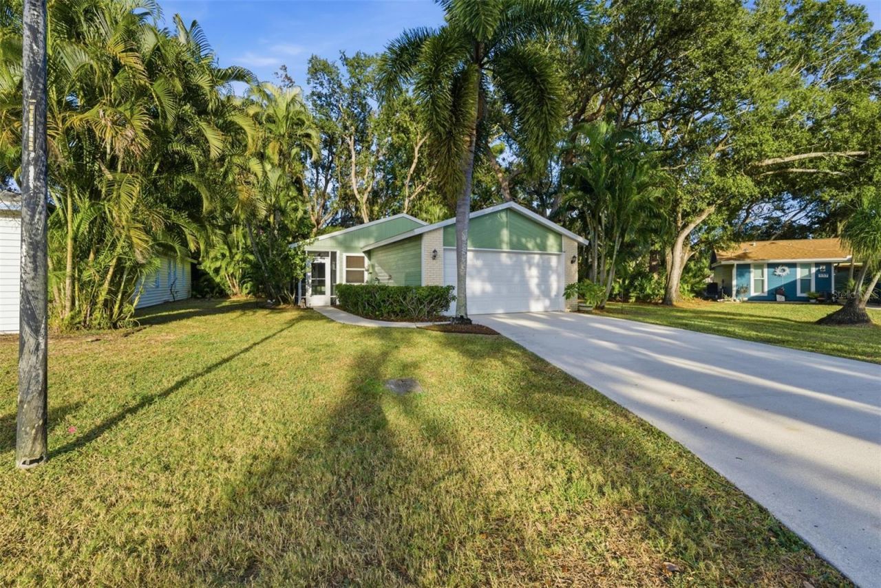 331 Bearded Oaks Circle, Sarasota, FL 34232 Photo