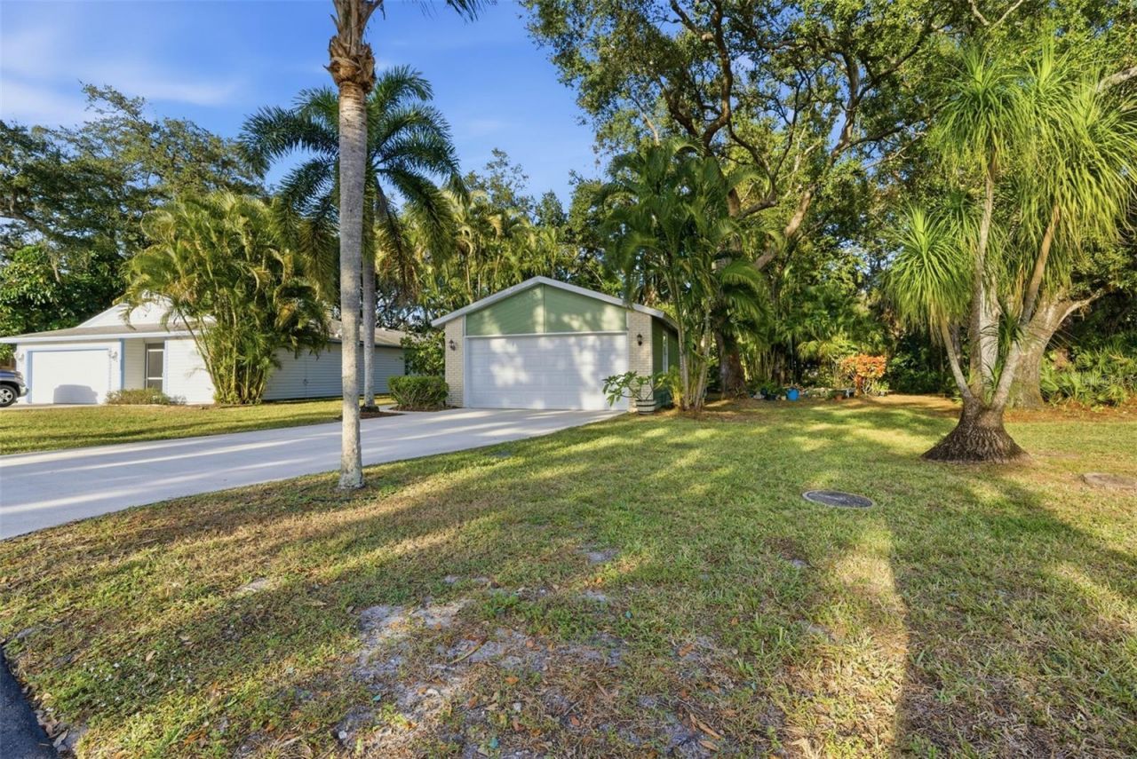 331 Bearded Oaks Circle, Sarasota, FL 34232 Photo